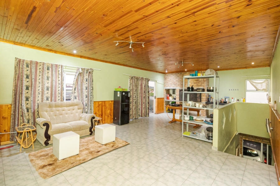 4 Bedroom Property for Sale in Devon Park Western Cape